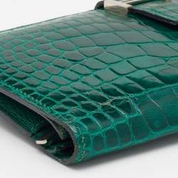 Pre Owned Hermes Vert Emeraude Shiny Alligator Leather Bearn Wallet