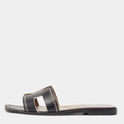 مملوكة مسبقًا Hermes Black Leather Oran Flat Sandals Size 37.5