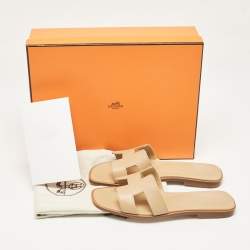 Pre Owned Hermes Beige Leather Oran Flat Slides Size 35