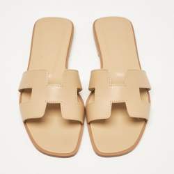 Pre Owned Hermes Beige Leather Oran Flat Slides Size 35