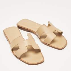 Pre Owned Hermes Beige Leather Oran Flat Slides Size 35
