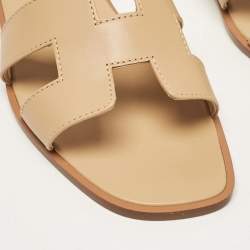 Pre Owned Hermes Beige Leather Oran Flat Slides Size 35