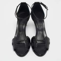 مملوكة مسبقًا Hermes Black Patent Leather Premiere 70 Ankle Strap Sandals Size 37.5