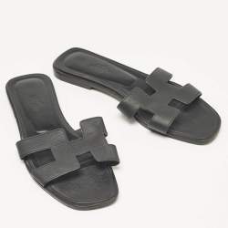 Pre Owned Hermes Black Leather Oran Flat Sandals Size 37.5