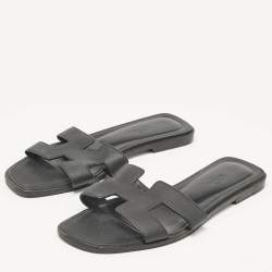 Pre Owned Hermes Black Leather Oran Flat Sandals Size 37.5