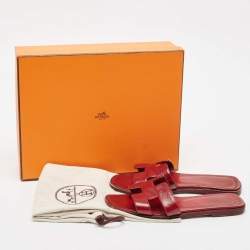 Pre Owned Hermes Burgundy Patent Leather Oran Flat Slides Size 35