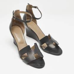 مملوكة مسبقًا صندل هيرمس ليغيند كعب روكي سير كاحل جلد أسود مقاس 40