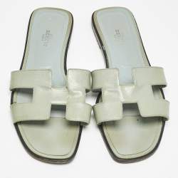Pre Owned Hermes Sky Blue Patent Leather Oran Sandals Size 39