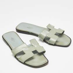 Pre Owned Hermes Sky Blue Patent Leather Oran Sandals Size 39