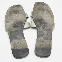 Pre Owned Hermes Sky Blue Patent Leather Oran Sandals Size 39