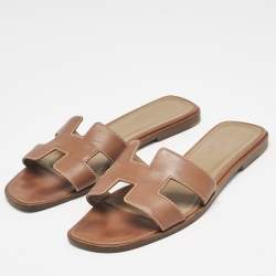 Pre Owned Hermès Brown Leather Oran Flat Slides Size 37
