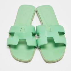 Pre Owned Hermes Green Leather Oran Flat Sandals Size 38.5