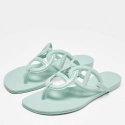 مملوكة مسبقًا Hermès Mint Green Rubber Egerie Thong Flats Size 37
