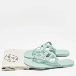 مملوكة مسبقًا Hermès Mint Green Rubber Egerie Thong Flats Size 37