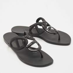 Pre Owned Hermes Black Rubber Egerie Flat Thong Sandals Size 37