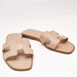 Pre Owned Hermès Beige Leather Oran Flat Slides  Size 37