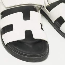 Pre Owned Hermes White Leather Chypre Flat Sandals Size 38