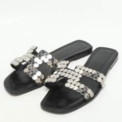 Pre Owned Hermès Black Leather Clou De Selle Embellished Oran Flat Slides Size 39