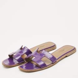 Pre Owned Hermes Purple Patent Leather Oran Flat Slides Size 36.5