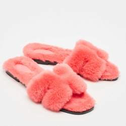 Pre Owned Hermes Red Shearling Fur Oran Flat Sandals Size 38.5