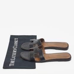 مملوكة مسبقًا Hermes Black Leather Oran Flat Slide Sandals Size 39