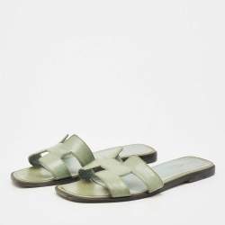 Pre Owned Hermes Green Patent Leather Oran Flat Sandals Size 39