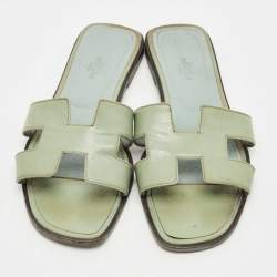 Pre Owned Hermes Green Patent Leather Oran Flat Sandals Size 39