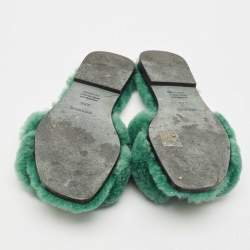 Pre Owned شباشب هيرمس أوران فرو فضفاض أخضر مقاس 37.5