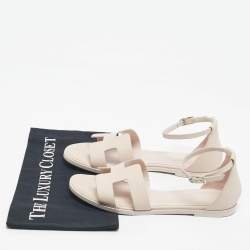 مملوكة مسبقًا Hermes Cream Leather Poreline Santorini Ankle Strap Flats Size 37