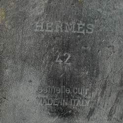 مملوكة مسبقًا صندل فلات هيرمس أوران بريق فضي مقاس 40.5