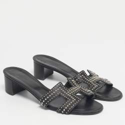 مملوكة مسبقًا Hermes Black Leather Studded Oasis Slide Sandals Size 39.5
