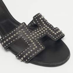 مملوكة مسبقًا Hermes Black Leather Studded Oasis Slide Sandals Size 39.5