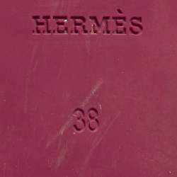 مملوكة مسبقًا Hermes Burgundy Rubber Aloha Flat Slides Size 38