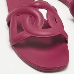 مملوكة مسبقًا Hermes Burgundy Rubber Aloha Flat Slides Size 38