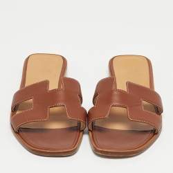 مملوكة مسبقًا Hermes Brown Leather Oran Flat Slides Size 39