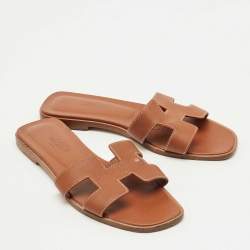 Pre Owned Hermes Brown Leather Oran Flat Sandals Size 36.5