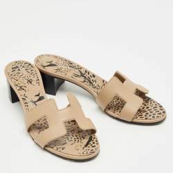 مملوكة مسبقًا صندل سلايد هيرمس أوايسس جلد بورغندي مقاس 37.5