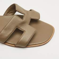 Pre Owned Hermes Grey Leather Oran Flat Slide Size 40