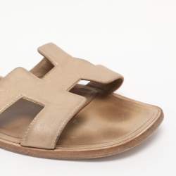 Pre Owned Hermes Metallic Beige Leather Oran Flat Sandals Size 40
