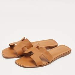 Pre Owned Hermes Brown Leather Oran Flat Sandals Size 39