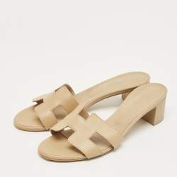 Pre Owned صندل هيرمس أواسيس جلد بيج مقاس 37.5