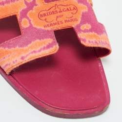 مملوكة مسبقًا Hermes Oran Size 37 Orange/Purple Canvas Flat Slides