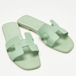 مملوكة مسبقًا Hermes Oran Size 39 Green Leather Flat Slide