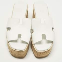 مملوكة مسبقًا صندل هيرمس إيزي جلد أبيض بكعب عريض مقاس 40