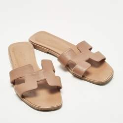 مملوكة مسبقًا Hermes Oran Size 38 Beige Leather Flat Slides