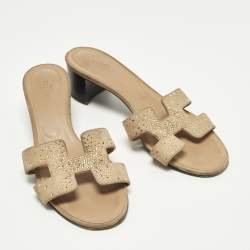 مملوكة مسبقًا Hermes Oasis Size 38.5 Beige Suede Crystal Embellished Slide Sandals