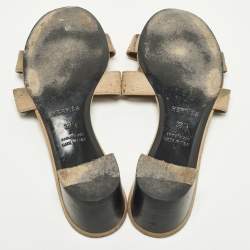 مملوكة مسبقًا Hermes Oasis Size 38.5 Beige Suede Crystal Embellished Slide Sandals