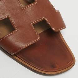 مملوكة مسبقًا Hermes Oran Size 40 Brown Leather Flat Slides 