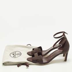 مملوكة مسبقًا Hermes Premiere Size 37.5 Burgundy Leather Ankle Strap Sandals