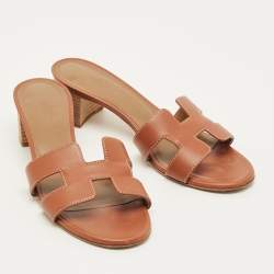 مملوكة مسبقًا Hermès Oasis Size 36 Brown Leather Slide Sandals